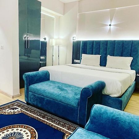 Neel Skye - Couple Friendly - Dlf My Pad, Gomtinagar , Lucknow 아파트 호텔 외부 사진