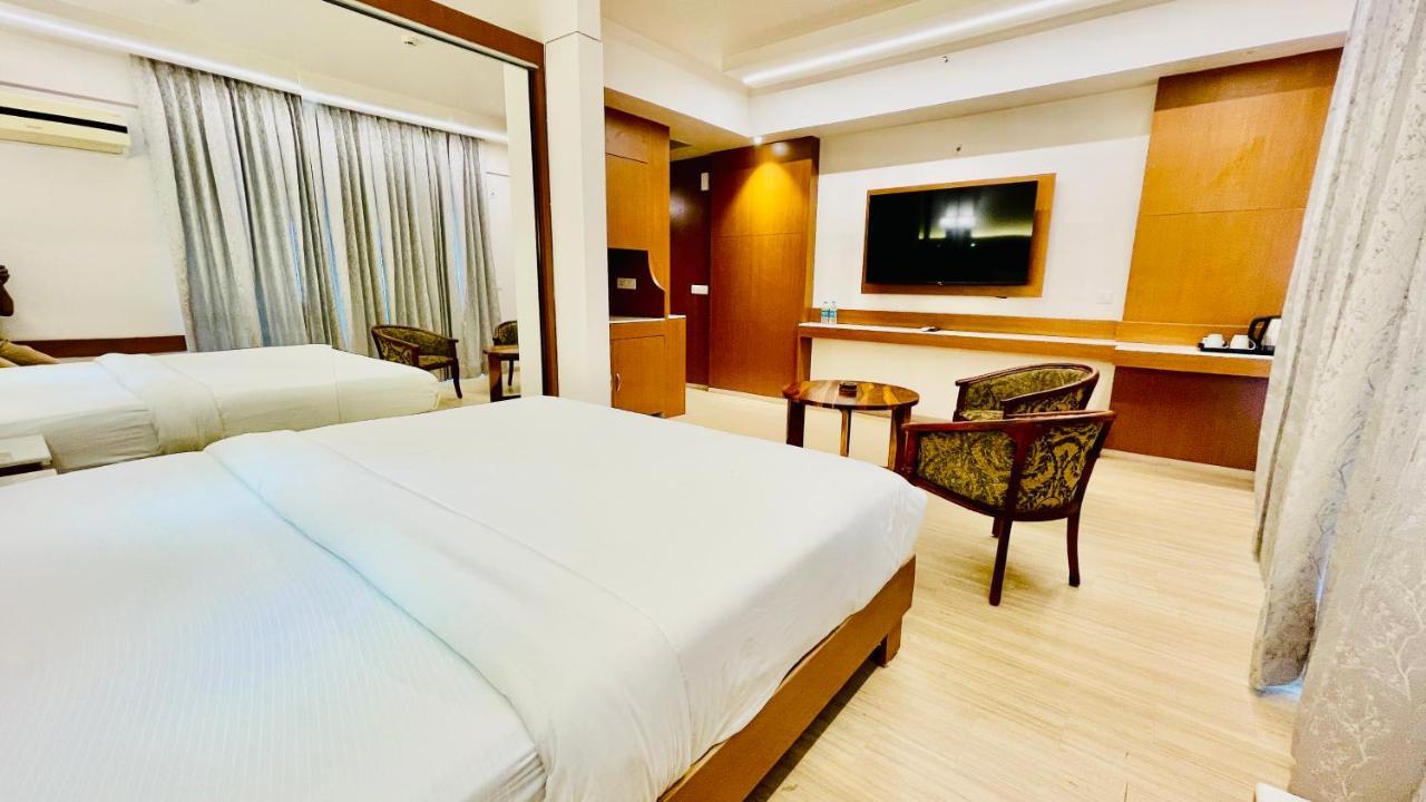 Neel Skye - Couple Friendly - Dlf My Pad, Gomtinagar , Lucknow 아파트 호텔 외부 사진